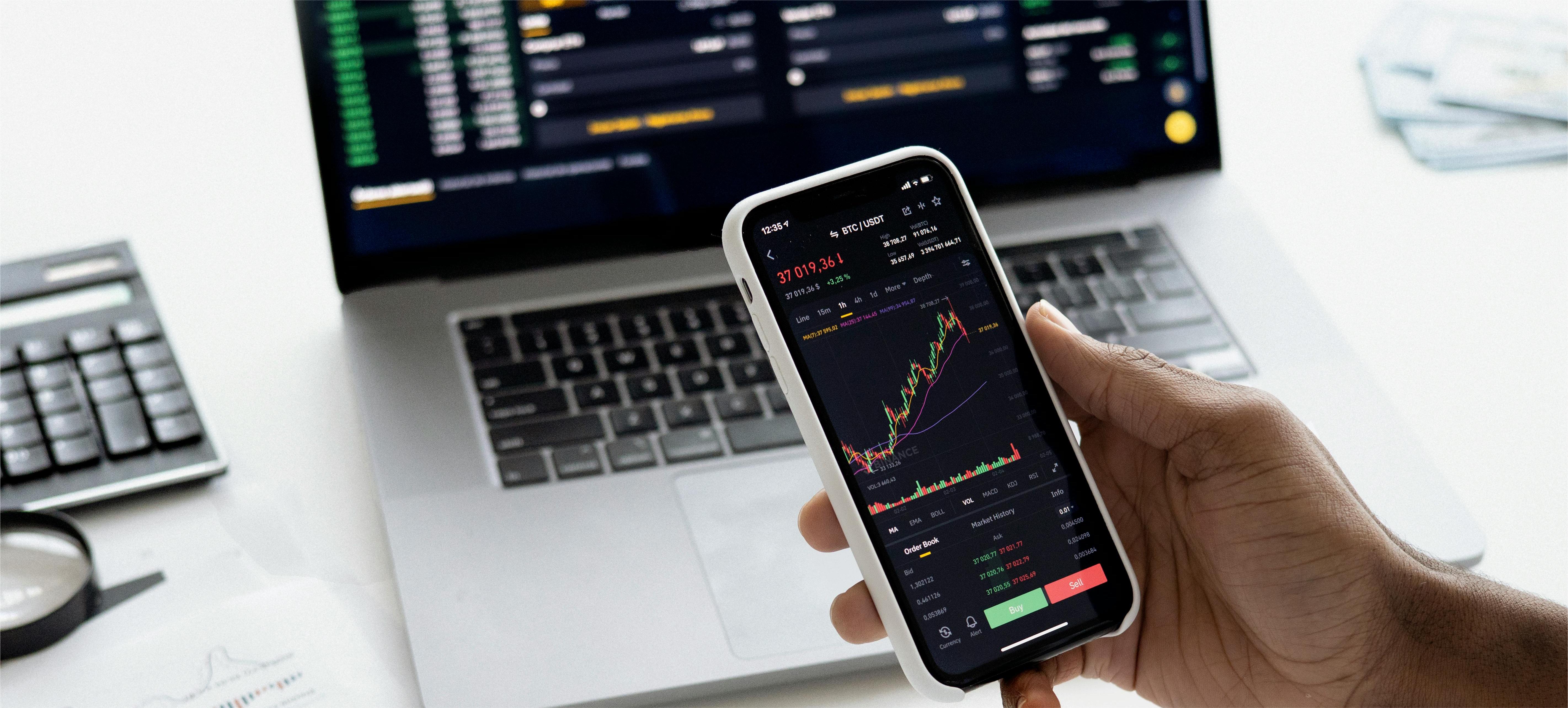 投资A股，做政策的朋友